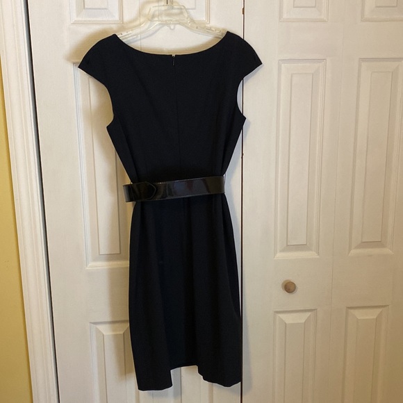 Navy blue dress, Tahari size 10, - Picture 3 of 3